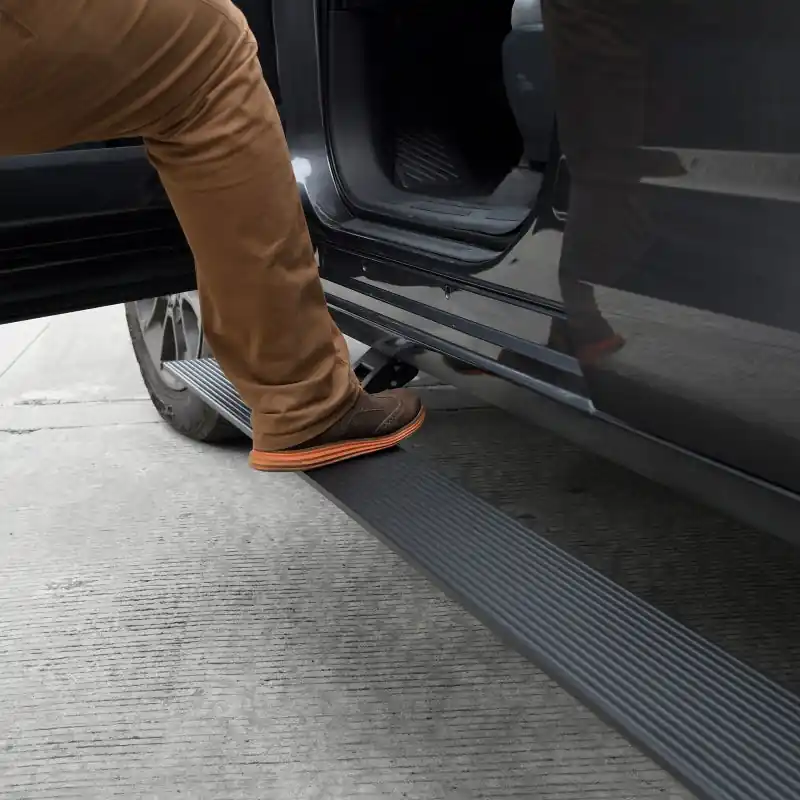 RealTruck 11-18 Ram 1500 QC / 09-10 Ram 1500 EC 4dr VoltStep Electric Running Board Kit - Tex. Blk Editor’s Pick