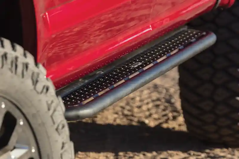 Direct From Manufacturer Go Rhino 14-19 Chevy 1500 LD (Classic) Dominator Extreme D6 SideSteps Complete Kit w/SideStep + Brkt